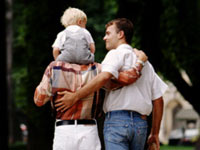 ESSERE FAMIGLIA - famiglia gay02 1 - Gay.it Archivio