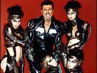 Solo due minutini per George - freek 1 - Gay.it Archivio