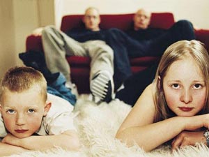 Belgio: primo sì per le adozioni ai gay - gay adozione - Gay.it Archivio