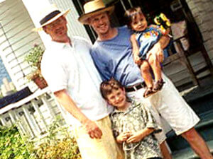 FAMIGLIE, MEGLIO GAY - gay family10 - Gay.it Archivio