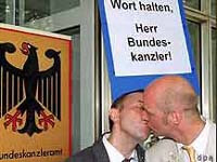 Schroeder "molto felice" per il matrimonio gay - gay tedeschi 1 - Gay.it Archivio