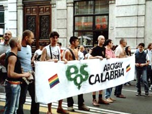 Gay Pride a Cosenza? CDL, una pacchianata - gaycalabria01 - Gay.it Archivio