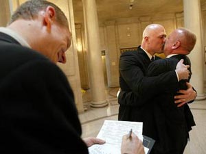 USA: altre due città sposano omosessuali - gaymarriage 2 15 5 - Gay.it Archivio