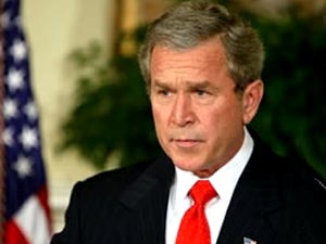 Casa Bianca: no discriminazione gay su lavoro - georgewbush04 2 - Gay.it Archivio