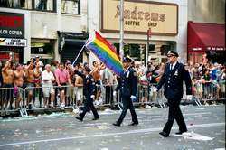 POLIZIOTTI GAY: L'ORGOGLIO IN DIVISA - goal2 - Gay.it Archivio