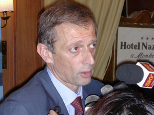 Bologna, il sindaco dice sì al Pride 2012 - gruppo Fassino02 2 - Gay.it Archivio