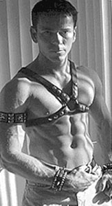 I SEGRETI DEL SUPER-MODEL - hart02 - Gay.it Archivio