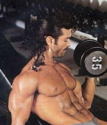 ALLENARSI A CASA - homefitness02 - Gay.it Archivio