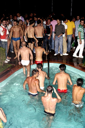 TURISMO GAY: VERSILIA AL TOP - hub05 01 - Gay.it Archivio