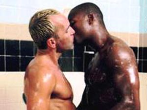 Uganda: multata una radio che ospitò dei gay - interracial5 - Gay.it Archivio