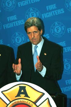 KERRY: COI GAY MA NON TROPPO - john kerry01 - Gay.it Archivio