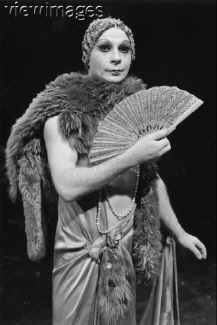 LA MASCHERA DAI 1000 VOLTI - kemp - Gay.it Archivio