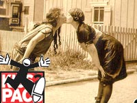 UNA FESTA DIVERSA - ladies kissing kiss2pacs - Gay.it Archivio