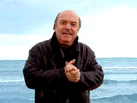 BANFI: DA DESTRA, DIFENDO I GAY - lino banfi01 - Gay.it Archivio