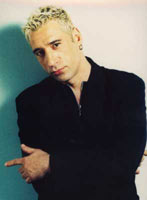 TACCHI ALTI E MARICONAS - luis miguelez01 - Gay.it Archivio