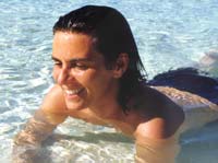 MONICA: LIBERA COME L'OCEANO - moni maldive - Gay.it Archivio