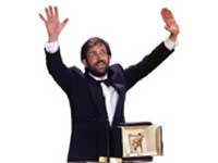CANNES, ITALIANA E GAY! - moretti esulta palma - Gay.it Archivio