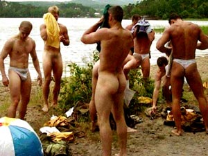 Gaeta: forze dell'ordine contro i naturisti - naturelover06 - Gay.it Archivio