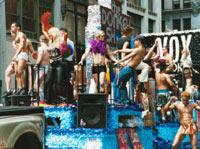 L'ARCOBALENO SU NEW YORK - nycpride04 - Gay.it Archivio