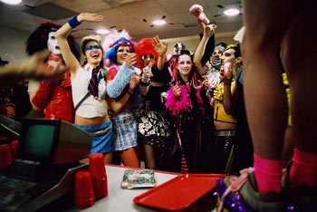 TOGAY: E' QUI LA CINEFESTA? - party monster2 - Gay.it Archivio