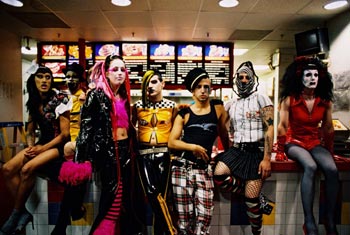 TOGAY: E' QUI LA CINEFESTA? - partymonstersfilata - Gay.it Archivio