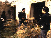 DELITTI E AGGRESSIONI, COME DIFENDERSI - polizia03 - Gay.it Archivio