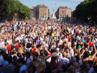 IL PRIDE VISTO DALLA MAMMA - pridemilano02 1 - Gay.it Archivio