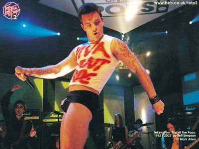 L'ISOLA DEI FAMOSI RUGBISTI GAY - robbie williams - Gay.it Archivio