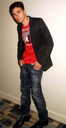VESTITI ALLA ROCKETTARA - rocktrend4 - Gay.it Archivio
