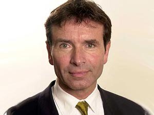'SEI GAY'. E ASSALE MINISTRO - roger kusch - Gay.it Archivio