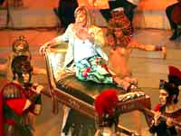 SANREMO TRA POLITICA E SOLDI - sanremo2004 simona ventura - Gay.it Archivio
