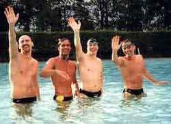 CIAO, ATLETI GAY - schwimm12 1 - Gay.it Archivio