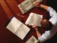 IN FORMA AL LAVORO - scrivania - Gay.it Archivio