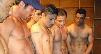 PER UNA SERATA DI SUCCESSO - sex party03 - Gay.it Archivio