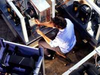 GAY E LAVORO: STORIA DEGLI ULTIMI ANNI - soldi lavoratore2 2 - Gay.it Archivio