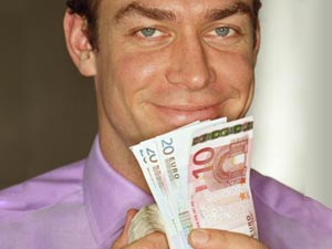 PRINCIPI DI FINANZA ETICA - soldi sorride02 2 - Gay.it Archivio