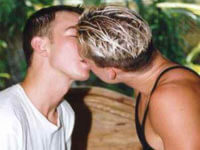SVEZIA: VIETATO ODIARE I GAY - svezia coppia - Gay.it Archivio