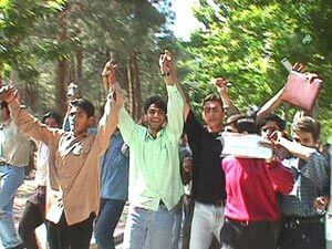 ESSERE GAY IN IRAN - teheran studenti - Gay.it Archivio