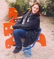 RIDERE CON LAURA - terry - Gay.it Archivio