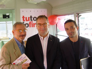 UGUALI, AL LAVORO E IN AMORE - tram cgil01 - Gay.it Archivio