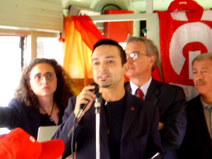 UGUALI, AL LAVORO E IN AMORE - tram cgil02 - Gay.it Archivio