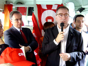 UGUALI, AL LAVORO E IN AMORE - tram cgil04 - Gay.it Archivio