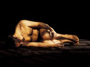 IL SANTO NUDO CANTA L'AMORE - trionfi latella1 - Gay.it Archivio