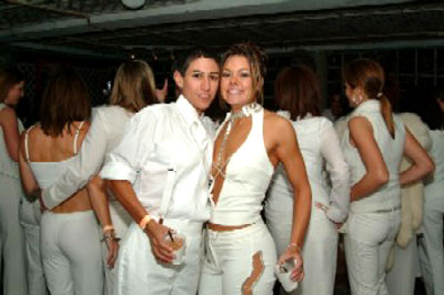 I GAY VANNO IN UN PARADISO BIANCO - white party04 06 - Gay.it Archivio