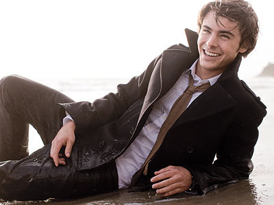 Zac Efron torna con la fidanzata, ma frequenta i locali gay - 4zac efron - Gay.it Archivio