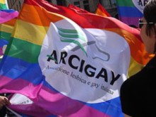 Arcigay Milano: stravince la mozione “Essere futuro” - BASEarcimilano 1 - Gay.it Archivio
