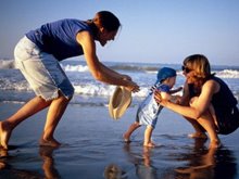 L’omosessualità dei genitori non porta disagio ai figli - BASElesbichefigli 1 - Gay.it Archivio