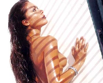 La Carfagna rincara la dose: "Il Gay Pride? Esibizionismo" - Carfagna - Gay.it Archivio
