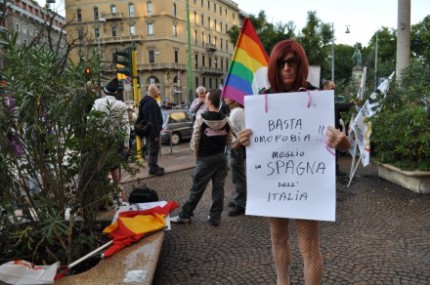 Spagna, dacci asilo! - F1presidiospagna.JPG - Gay.it Archivio