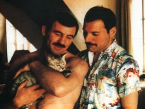 PRIMO DICEMBRE. Lo speciale dedicato all'HIV - Freddie Mercury e Jim Hutton - Gay.it Archivio
